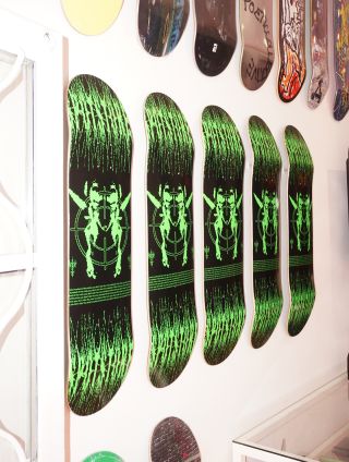 Restock SpotStore desek FeaCore a StrangeWorld🧚🏻‍♂️🌏 Velikosti 8.0, 8.125, 8.25, 8.3, 8.5 s medium concavem za friendly...