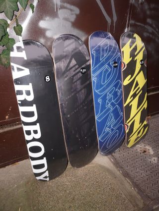 @hardbody.nyc @hardbody.nyc Nově u nás najdeš tenhle raw brand z New Yorku🗽 Hardbody založil v roce 2016 uznávaný...